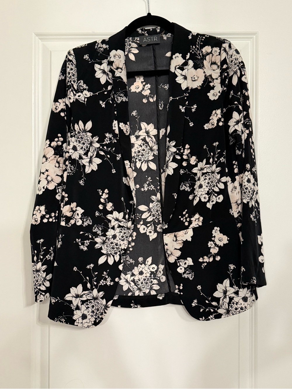 ASTR the Label Floral Open Front Drape Blazer, Size XS - Picture 2 of 8